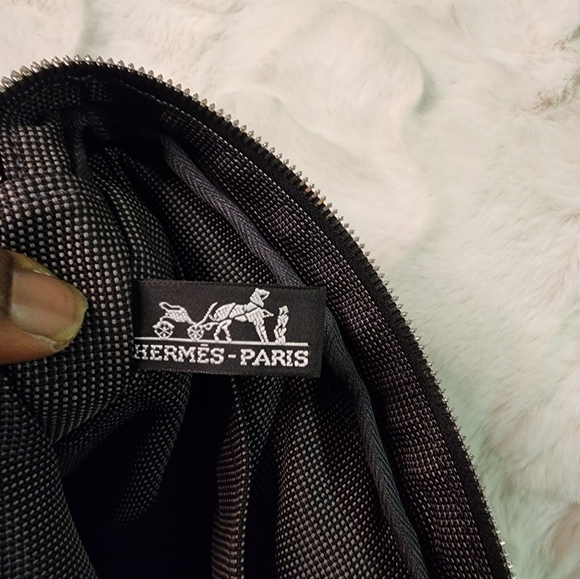 Hermes tote bag with zipper lock with gold hardware, still look like new - Picture 5 of 6